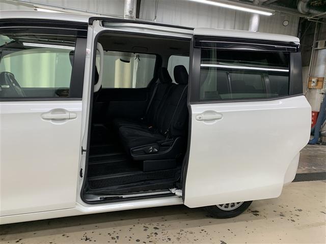 ヴォクシー ハイブリッドＶ　ＥＴＣ　電動スライドドア　ＬＥＤヘッドランプ　乗車定員７人　３列シート（32枚目）