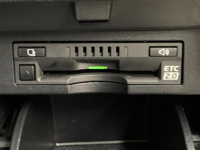 アルファード ２．５Ｓ　Ｃパッケージ　４ＷＤ　フルセグ　メモリーナビ　ＤＶＤ再生　後席モニター　バックカメラ　衝突被害軽減システム　ＥＴＣ　ドラレコ　両側電動スライド　ＬＥＤヘッドランプ　乗車定員７人　３列シート　ワンオーナー（22枚目）