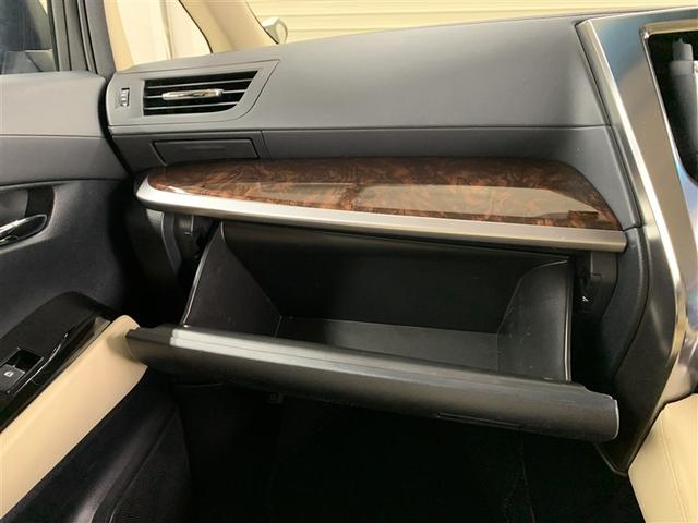 アルファードハイブリッド X 4WD フルセグ メモリーナビ DVD再生 バックカメラ 衝突被害軽減システム ETC ドラレコ 両側電動スライド LEDヘッドランプ 乗車定員7人 3列シート ワンオーナー(33枚目)