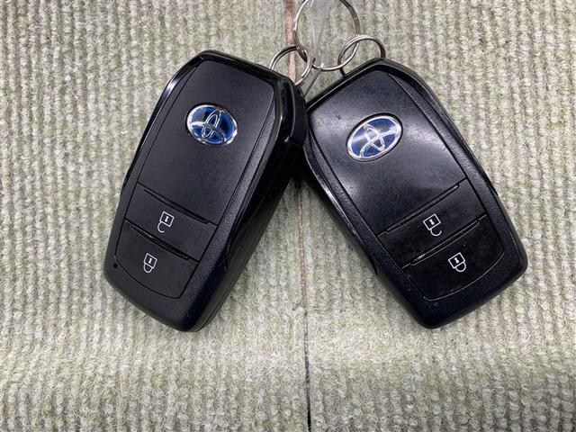 ヤリス ハイブリッドＺ　メモリーナビ　ミュージックプレイヤー接続可　バックカメラ　衝突被害軽減システム　ＥＴＣ　ドラレコ　ＬＥＤヘッドランプ（16枚目）