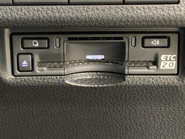 ＲＡＶ４ Ｇ　Ｚパッケージ　４ＷＤ　フルセグ　メモリーナビ　ミュージックプレイヤー接続可　バックカメラ　衝突被害軽減システム　ＥＴＣ　ドラレコ　ＬＥＤヘッドランプ　ワンオーナー　フルエアロ（19枚目）