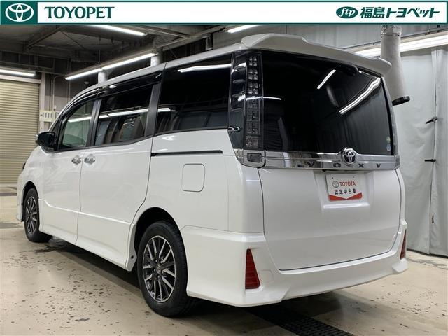 ヴォクシー ＺＳ　煌ＩＩ　フルセグ　メモリーナビ　ＤＶＤ再生　後席モニター　バックカメラ　衝突被害軽減システム　ＥＴＣ　両側電動スライド　ＬＥＤヘッドランプ　ウオークスルー　乗車定員７人　３列シート　アイドリングストップ（4枚目）