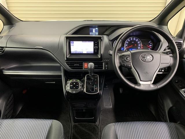 ヴォクシー ＺＳ　煌ＩＩ　フルセグ　メモリーナビ　ＤＶＤ再生　後席モニター　バックカメラ　衝突被害軽減システム　ＥＴＣ　両側電動スライド　ＬＥＤヘッドランプ　ウオークスルー　乗車定員７人　３列シート　アイドリングストップ（8枚目）