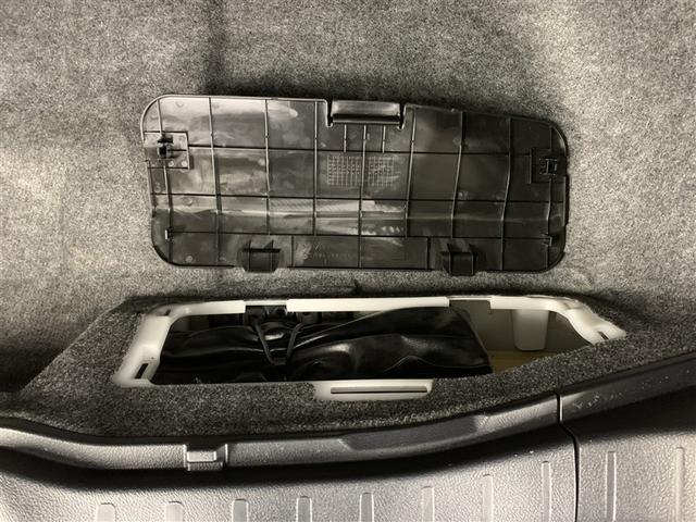 ヴォクシー ＺＳ　煌ＩＩ　フルセグ　メモリーナビ　ＤＶＤ再生　後席モニター　バックカメラ　衝突被害軽減システム　ＥＴＣ　両側電動スライド　ＬＥＤヘッドランプ　ウオークスルー　乗車定員７人　３列シート　アイドリングストップ（14枚目）