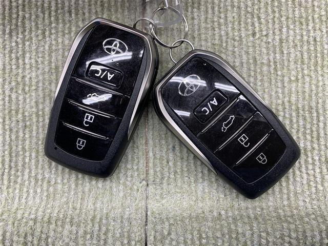 ��ו��������Ƃ��ł��A�X�}�[�g�L�[���o�b�O��|�P�b�g�Ɍg�т��Ă���΁A�L�[�����o�����ƂȂ��h�A�̉����E�{�����ł��܂�