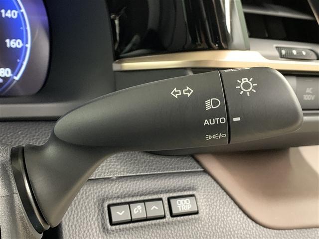 �I�[�g���C�g�����A�ԊO�̖��邳�ɉ����āA�����I�Ƀ��C�g�̓_���E�������s���܂��B