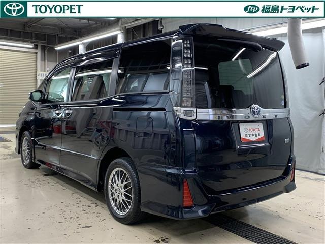 ヴォクシー ハイブリッドZS 煌II フルセグ メモリーナビ DVD再生 バックカメラ 衝突被害軽減システム ETC 両側電動スライド LEDヘッドランプ 乗車定員7人 3列シート ワンオーナー(4枚目)