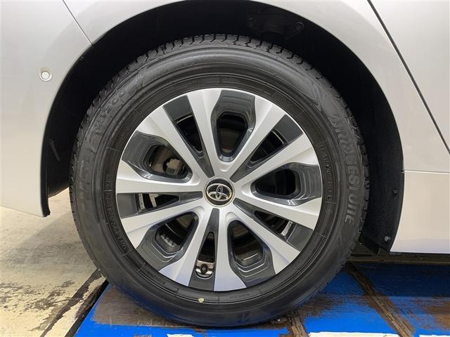 プリウス Ａ　フルセグ　メモリーナビ　ＤＶＤ再生　バックカメラ　衝突被害軽減システム　ＥＴＣ　ドラレコ　ＬＥＤヘッドランプ　ワンオーナー（13枚目）