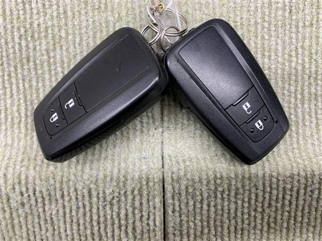 プリウス Ａ　フルセグ　メモリーナビ　ＤＶＤ再生　バックカメラ　衝突被害軽減システム　ＥＴＣ　ドラレコ　ＬＥＤヘッドランプ　ワンオーナー（16枚目）