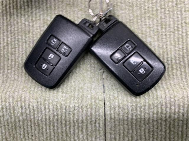 シエンタ Ｇ　フルセグ　メモリーナビ　ＤＶＤ再生　バックカメラ　衝突被害軽減システム　ＥＴＣ　ドラレコ　両側電動スライド　ＬＥＤヘッドランプ　ウオークスルー　乗車定員７人　３列シート　ワンオーナー（18枚目）