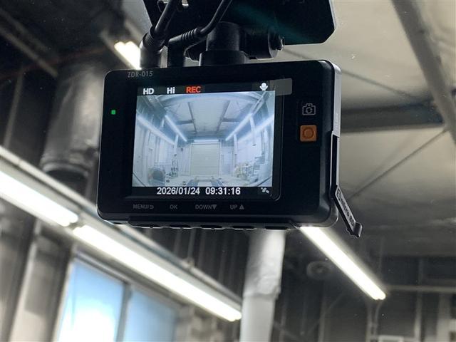 シエンタ Ｇ　フルセグ　メモリーナビ　ＤＶＤ再生　バックカメラ　衝突被害軽減システム　ＥＴＣ　ドラレコ　両側電動スライド　ＬＥＤヘッドランプ　ウオークスルー　乗車定員７人　３列シート　ワンオーナー（22枚目）