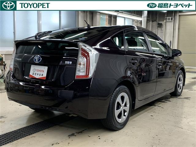 プリウス Ｓ　フルセグ　メモリーナビ　ＤＶＤ再生　ＥＴＣ　ＨＩＤヘッドライト　ワンオーナー（5枚目）