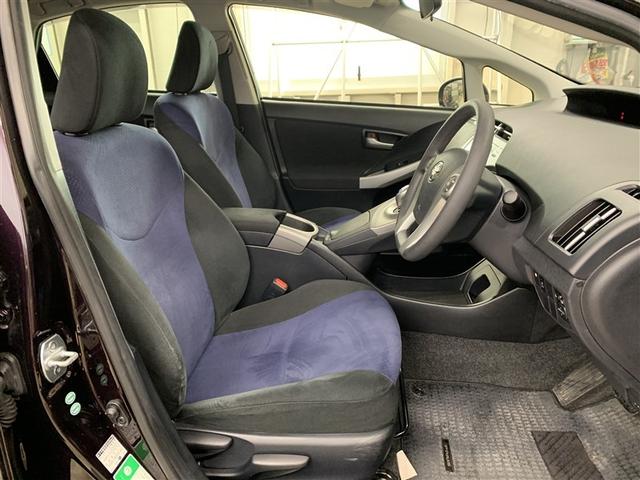 プリウス Ｓ　フルセグ　メモリーナビ　ＤＶＤ再生　ＥＴＣ　ＨＩＤヘッドライト　ワンオーナー（9枚目）