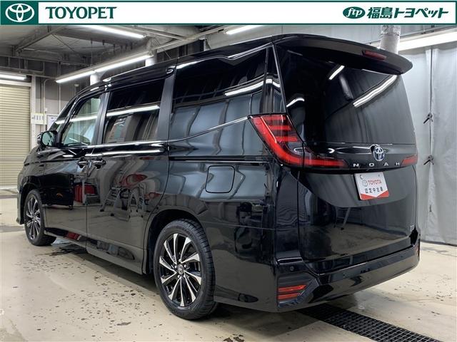 ノア ハイブリッドＳ－Ｚ　フルセグ　メモリーナビ　ＤＶＤ再生　ミュージックプレイヤー接続可　後席モニター　バックカメラ　衝突被害軽減システム　ＥＴＣ　両側電動スライド　ＬＥＤヘッドランプ　乗車定員７人　３列シート　ワンオーナー（4枚目）