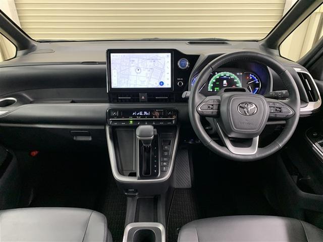 ノア ハイブリッドＳ－Ｚ　フルセグ　メモリーナビ　ＤＶＤ再生　ミュージックプレイヤー接続可　後席モニター　バックカメラ　衝突被害軽減システム　ＥＴＣ　両側電動スライド　ＬＥＤヘッドランプ　乗車定員７人　３列シート　ワンオーナー（8枚目）