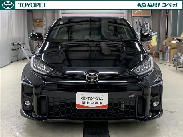 ＧＲヤリス”ＲＳ”です！　走りの楽しさを重視した走行性能や安全装置、スポーティーなボディフィールが運転する楽しさを引き立てます。