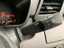 車外の明るさによって自動で点灯・消灯するオートライト