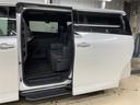 両側パワースライドドア付き！狭い駐車スペースなどでの乗り降りラクラク♪小さなお子さまのいるご家庭には嬉しい装備です。