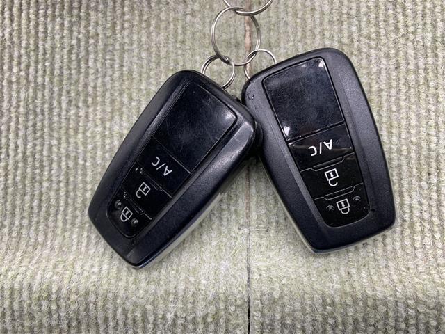 プリウスＰＨＶ Ａユーティリティプラス　フルセグ　メモリーナビ　ミュージックプレイヤー接続可　バックカメラ　衝突被害軽減システム　ＥＴＣ　ドラレコ　ＬＥＤヘッドランプ（16枚目）