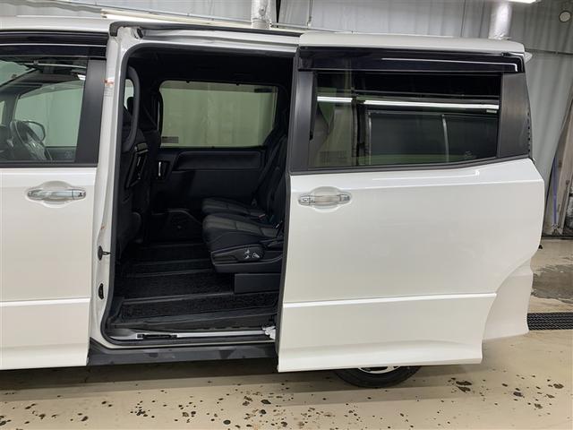 ヴォクシー ＺＳ　煌　フルセグ　メモリーナビ　ＤＶＤ再生　後席モニター　バックカメラ　衝突被害軽減システム　両側電動スライド　ＬＥＤヘッドランプ　ウオークスルー　乗車定員７人　３列シート　アイドリングストップ（37枚目）