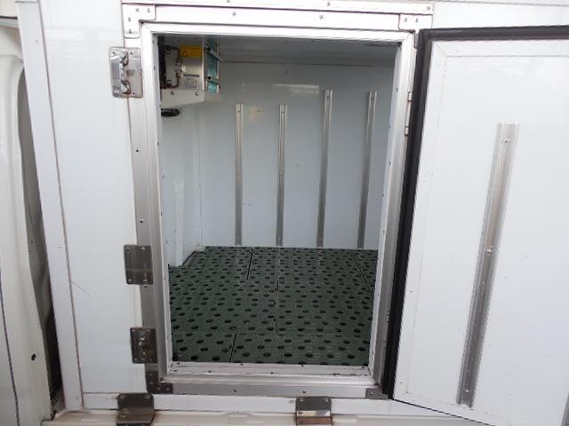 ハイゼットトラック ハイルーフ　冷蔵冷凍車　東プレ製冷凍機－２２℃設定　左側サイドドア　ハイルーフキャビン（9枚目）