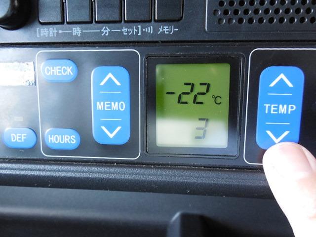 ハイルーフ　冷蔵冷凍車　東プレ製冷凍機－２２℃設定　左側サイドドア　ハイルーフキャビン(26枚目)