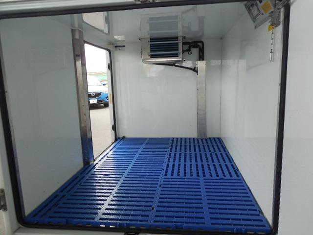 ハイゼットトラック 　中温冷凍車　デンソー製冷凍機－７℃設定　左側スライドドア（9枚目）