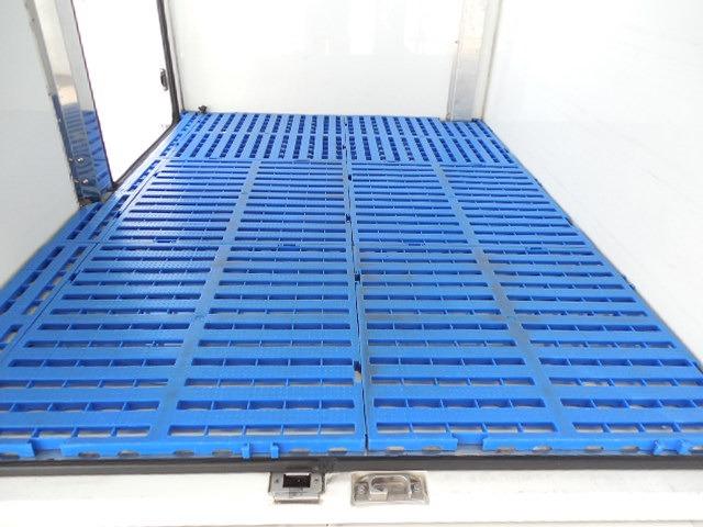 ハイゼットトラック 　中温冷凍車デンソー製冷凍機－７℃設定　左側スライドドア（11枚目）