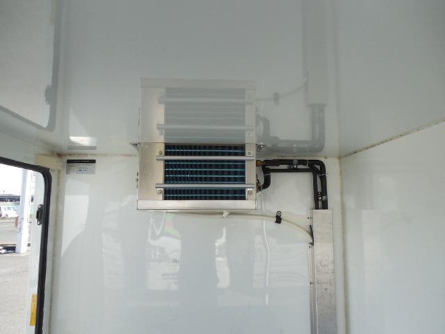 ハイゼットトラック 　中温冷凍車デンソー製冷凍機－７℃設定　左側スライドドア（12枚目）