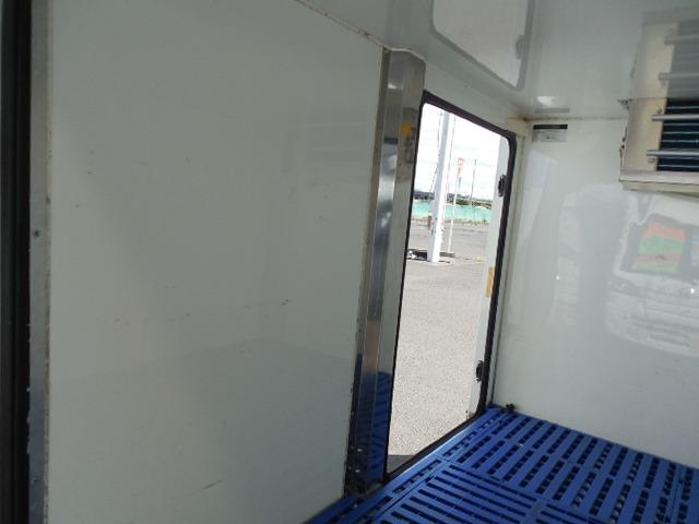 ハイゼットトラック 　中温冷凍車デンソー製冷凍機－７℃設定　左側スライドドア（13枚目）