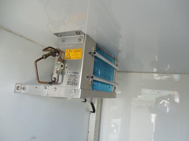 ハイゼットトラック 　中温冷凍車デンソー製冷凍機－７℃設定　左側スライドドア（15枚目）