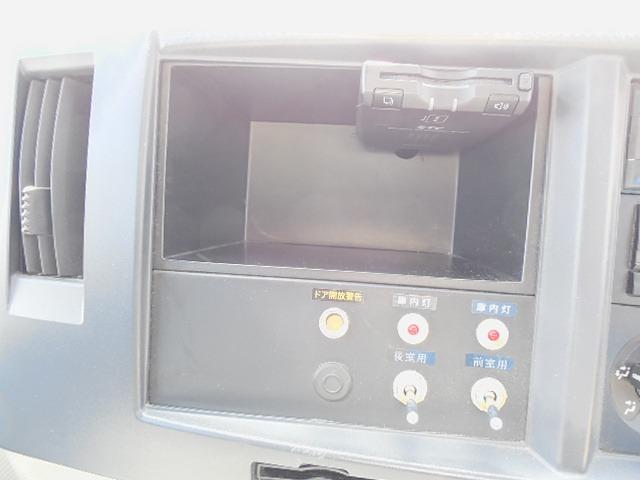エルフトラック 　１．５ｔ３０ディーゼルターボ　荷箱二室式　前方冷凍機付き－５℃設定　後方棚付きスペース　左側サイドドア（30枚目）