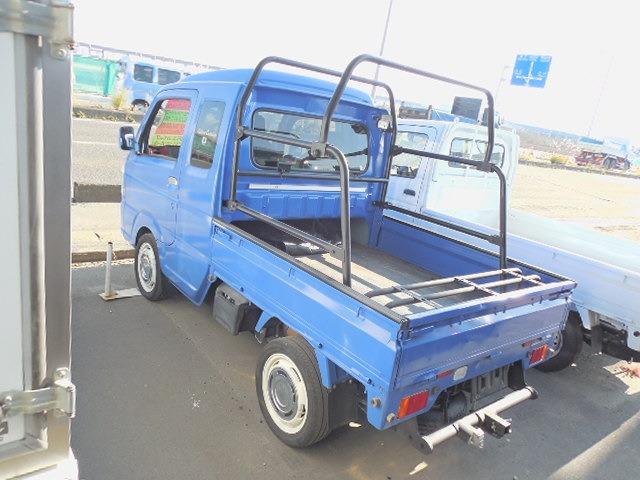 スーパーキャリイ X 三方開パートタイム4WD 衝突軽減ブレーキ ヒッチメンバー フロントグリルガード HDDナビ ワンセグ バックカメラ キーレス ETC フォグ ABS ダブルSRS オーバーヘッドコンソール(8枚目)
