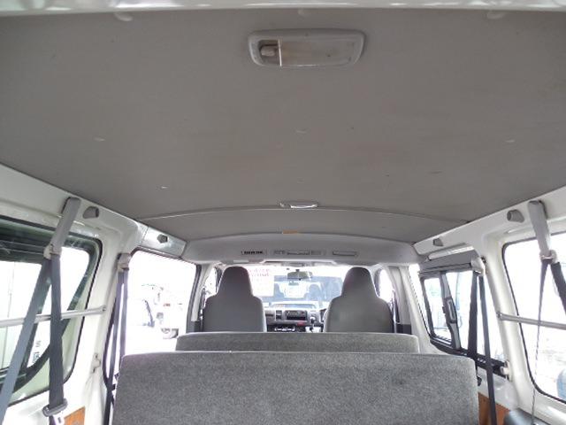 ハイエースバン ロングＤＸ　ディーゼルターボ４ＷＤ　３列９人乗り　ダブルエアコン　ダブルヒーター　排ガス浄化スイッチ（11枚目）