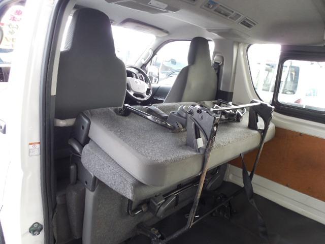 ハイエースバン ロングＤＸ　ディーゼルターボ４ＷＤ　３列９人乗り　ダブルエアコン　ダブルヒーター　排ガス浄化スイッチ（17枚目）