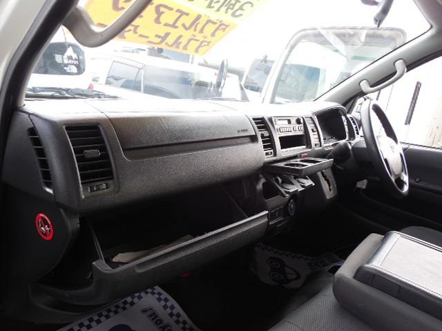 ハイエースバン ロングＤＸ　ディーゼルターボ４ＷＤ　３列９人乗り　ダブルエアコン　ダブルヒーター　排ガス浄化スイッチ（23枚目）