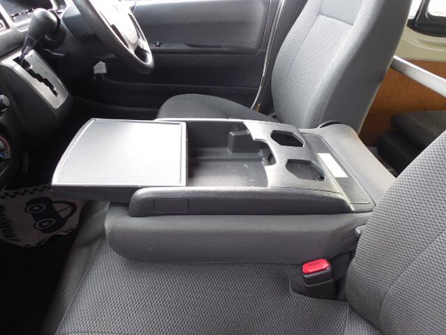 ハイエースバン ロングＤＸ　ディーゼルターボ４ＷＤ　３列９人乗り　ダブルエアコン　ダブルヒーター　排ガス浄化スイッチ（25枚目）