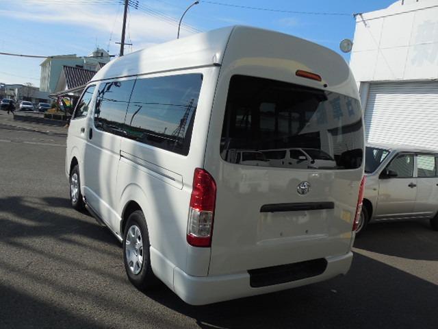 ハイエースバン ロングＤＸ　ディーゼルターボ４ＷＤ　車椅子仕様車Ｂタイプ　車椅子移動車１０人乗り　車椅子２基固定　スイングアームリフト　オートステップ　ダブルエアコン　ＳＤナビ　ワンセグ　バックカメラ（7枚目）