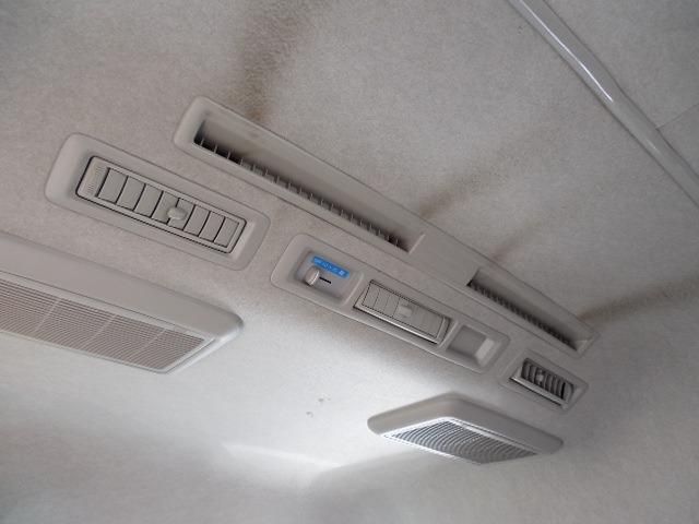 ハイエースバン ロングＤＸ　ディーゼルターボ４ＷＤ　車椅子仕様車Ｂタイプ　車椅子移動車１０人乗り　車椅子２基固定　スイングアームリフト　オートステップ　ダブルエアコン　ＳＤナビ　ワンセグ　バックカメラ（28枚目）