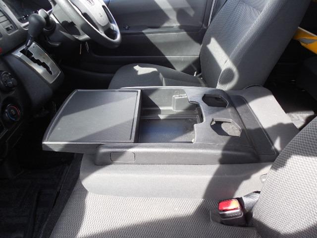 ハイエースバン ロングＤＸ　ディーゼルターボ４ＷＤ　車椅子仕様車Ｂタイプ　車椅子移動車１０人乗り　車椅子２基固定　スイングアームリフト　オートステップ　ダブルエアコン　ＳＤナビ　ワンセグ　バックカメラ（34枚目）