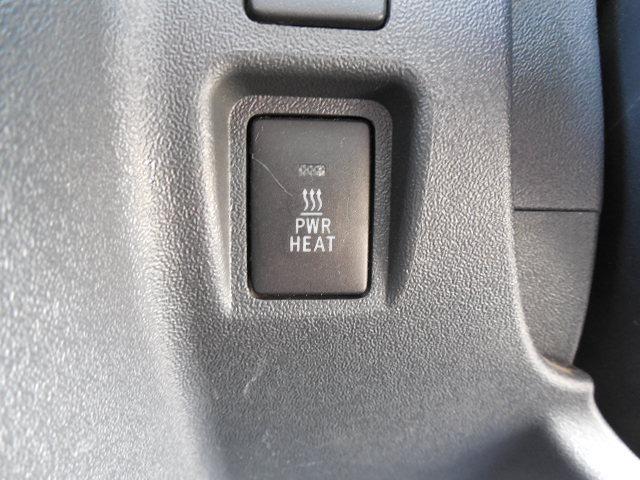 ハイエースバン ロングＤＸ　ディーゼルターボ４ＷＤ　車椅子仕様車Ｂタイプ　車椅子移動車１０人乗り　車椅子２基固定　スイングアームリフト　オートステップ　ダブルエアコン　ＳＤナビ　ワンセグ　バックカメラ（40枚目）