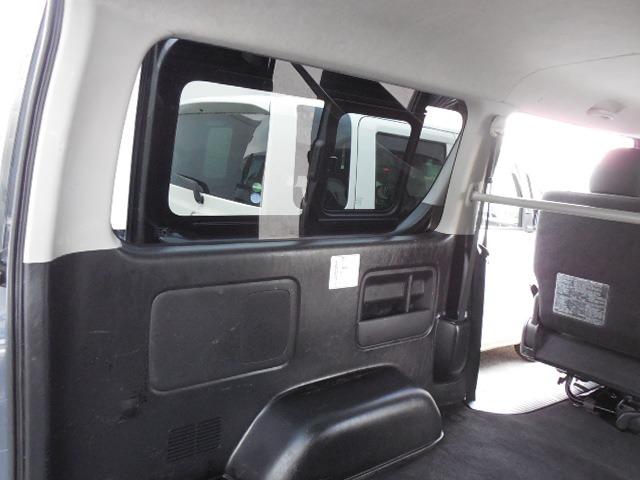 ハイエースバン ロングスーパーGL ディーゼルターボ4WD リアクーラー リアヒーター 両側スライドドア SDナビ フルセグ スマートキー ETC フォグ ABS エアバッグ 15AW(14枚目)