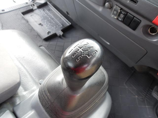 タイタントラック 　２ｔワイドロング全低床　３０ディーゼルターボ（33枚目）