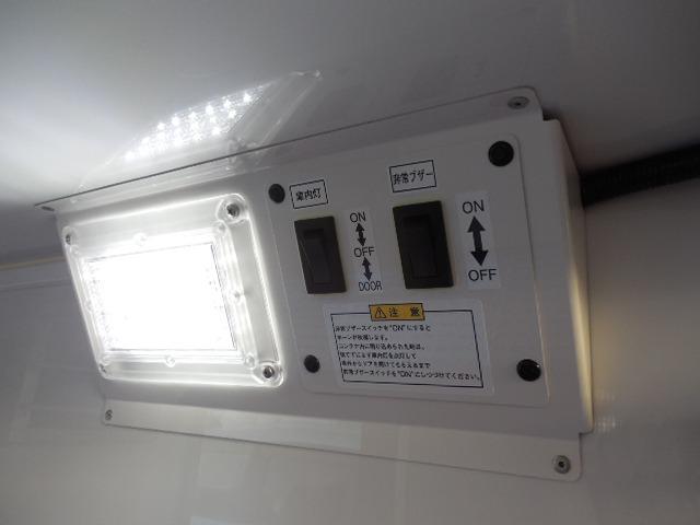 ハイゼットトラック 中温冷凍車 デンソー製冷凍機-7℃設定 左側サイドドア クリアランスソナー 衝突軽減ブレーキ 横滑り防止装置 アイドリングストップ スマートインナーミラー(16枚目)