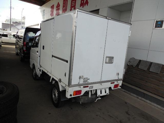 ＮＴ１００クリッパートラック 　冷蔵冷凍車４ＷＤ　冷凍機－５℃設定　荷箱両側スライドドア　５速　エアコン　パワステ　ポータブルナビ　ワンセグ（8枚目）