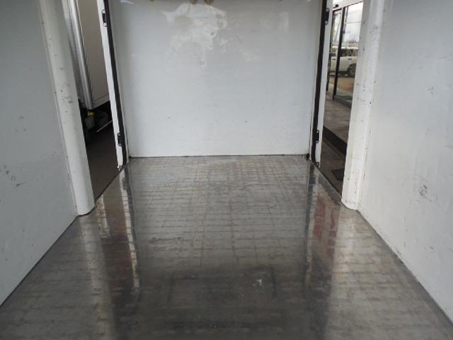 ＮＴ１００クリッパートラック 　冷蔵冷凍車４ＷＤ　冷凍機－５℃設定　荷箱両側スライドドア　５速　エアコン　パワステ　ポータブルナビ　ワンセグ（11枚目）