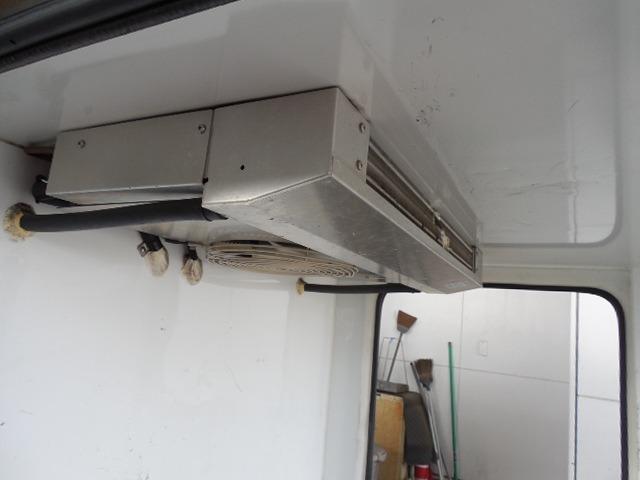 ＮＴ１００クリッパートラック 　冷蔵冷凍車４ＷＤ　冷凍機－５℃設定　荷箱両側スライドドア　５速　エアコン　パワステ　ポータブルナビ　ワンセグ（13枚目）