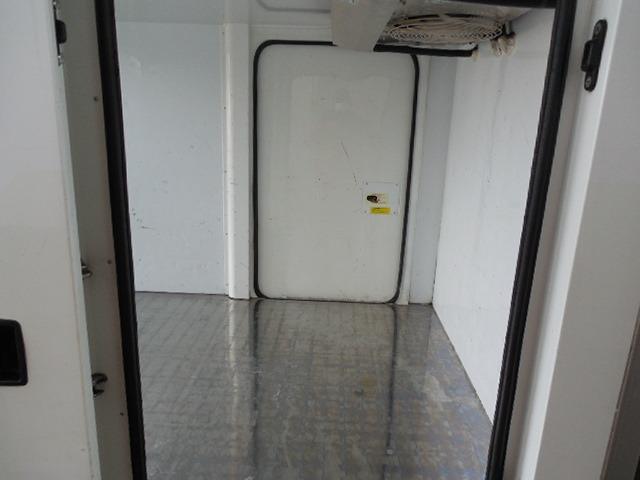 ＮＴ１００クリッパートラック 　冷蔵冷凍車４ＷＤ　冷凍機－５℃設定　荷箱両側スライドドア　５速　エアコン　パワステ　ポータブルナビ　ワンセグ（14枚目）