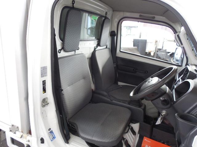 ＮＴ１００クリッパートラック 　冷蔵冷凍車４ＷＤ　冷凍機－５℃設定　荷箱両側スライドドア　５速　エアコン　パワステ　ポータブルナビ　ワンセグ（16枚目）