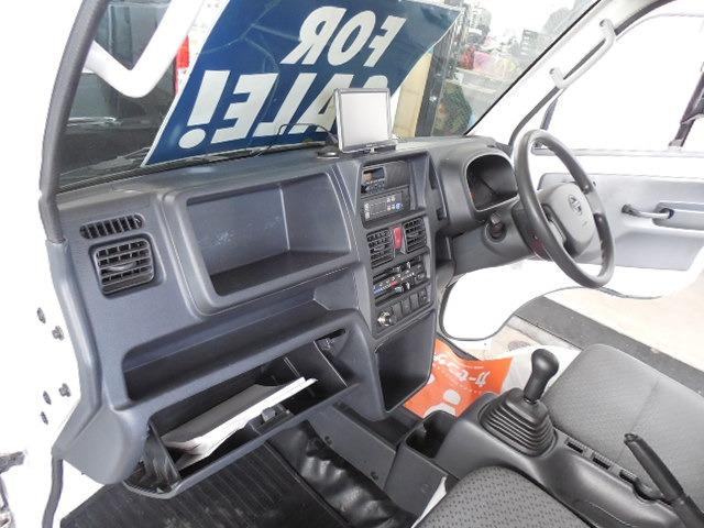 ＮＴ１００クリッパートラック 　冷蔵冷凍車４ＷＤ　冷凍機－５℃設定　荷箱両側スライドドア　５速　エアコン　パワステ　ポータブルナビ　ワンセグ（17枚目）